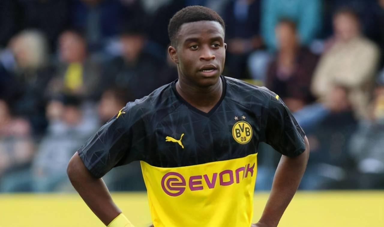 包含科维托娃在拜仁比赛中刷新纪录，夺冠引发热议！引发球迷热议的词条