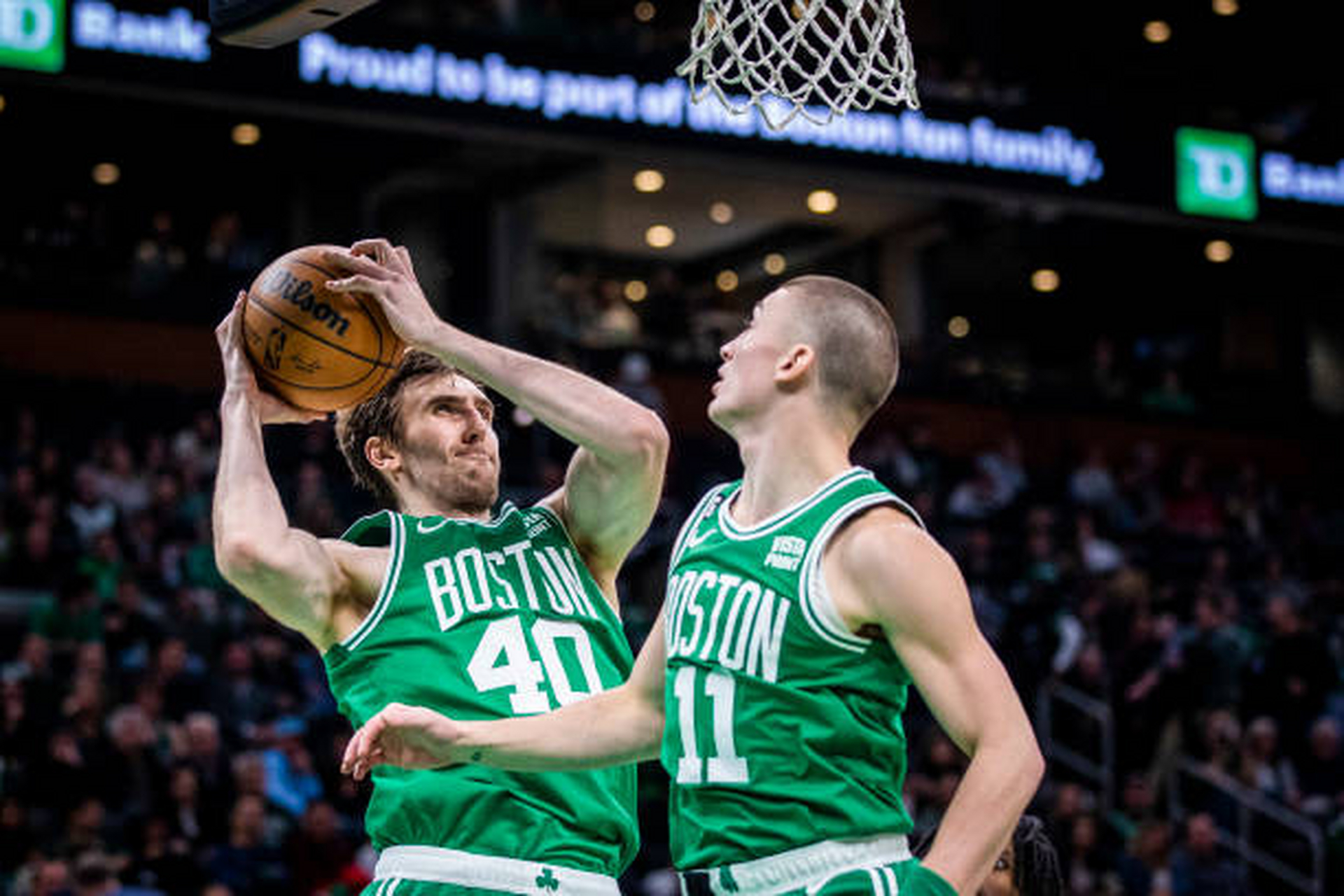 今晚上海申花备战NBA常规赛加时末段布鲁克林篮网调整名单以备欧联，Ming在TL比赛中大胜看傻球迷的简单介绍